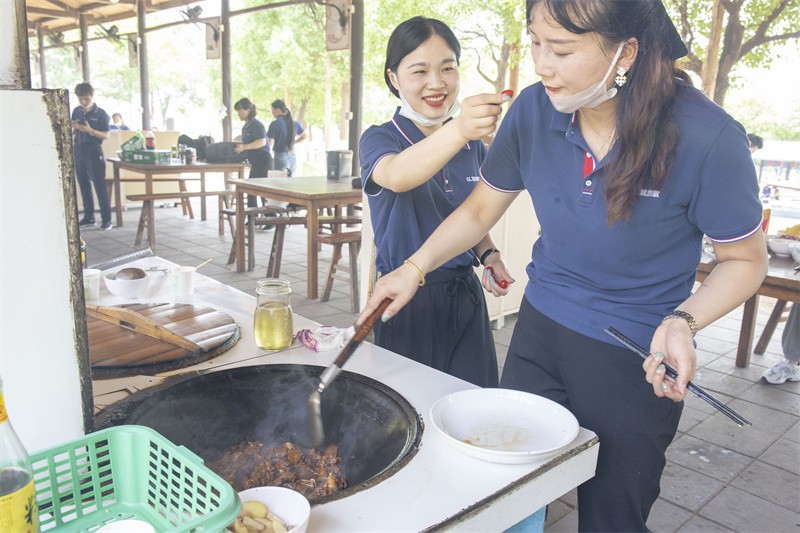 “六月蝶变 再创佳绩”国林地板6月拓展PK会圆满成功